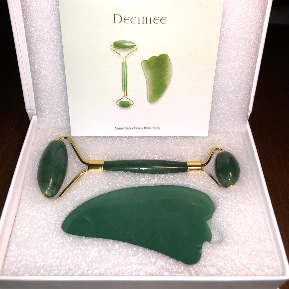 Deciniee face jade roller